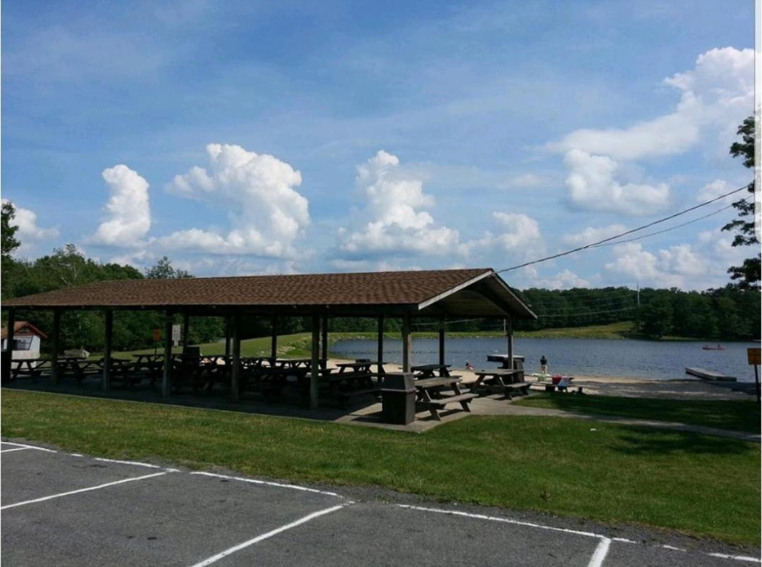 The Pocono'S Retreat With A Gameroom, Firepit, And Lake Бушкилл Экстерьер фото